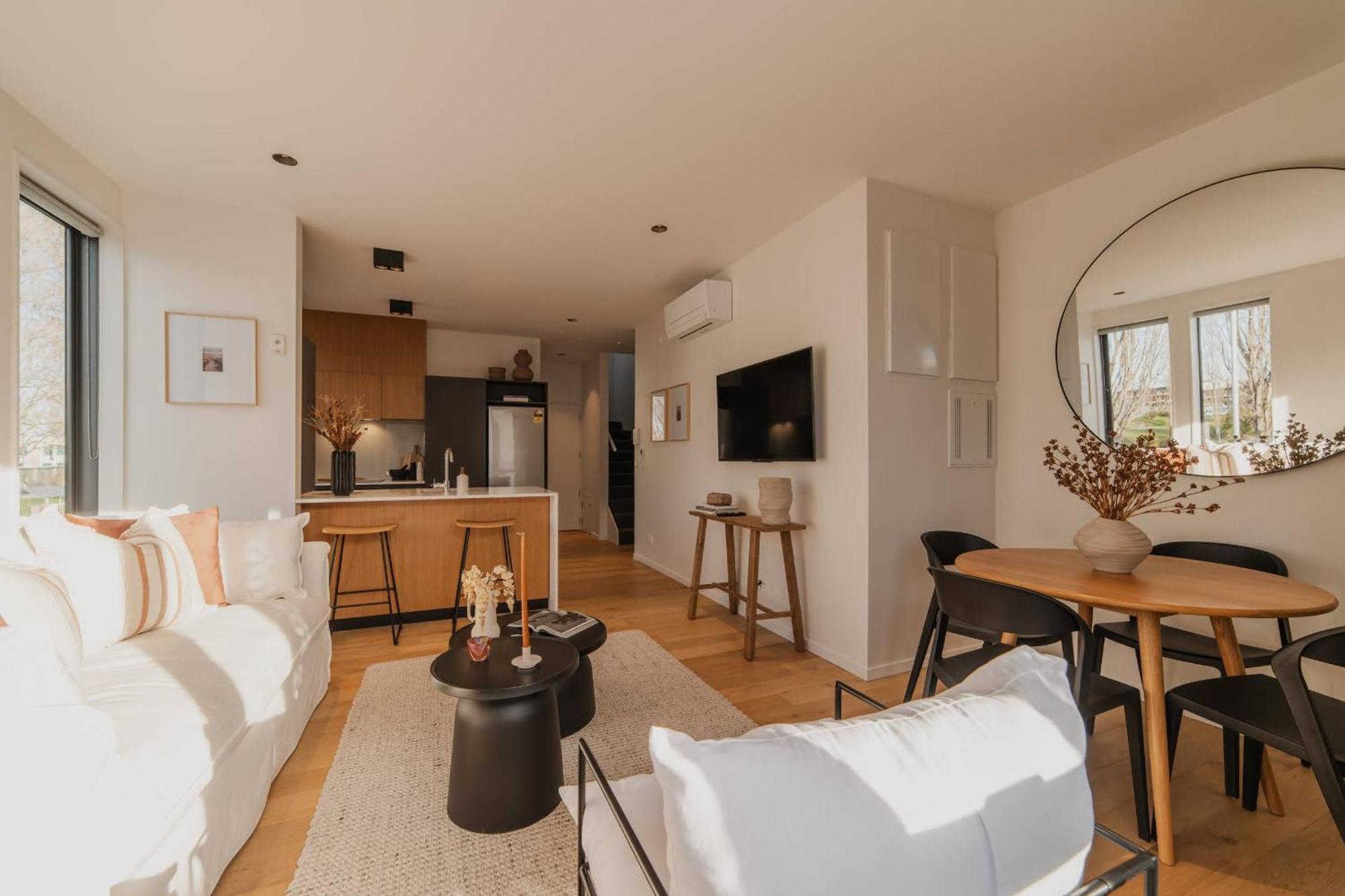 Chic And Contemporary Living At Cambridge Terrace Villa Christchurch Bagian luar foto