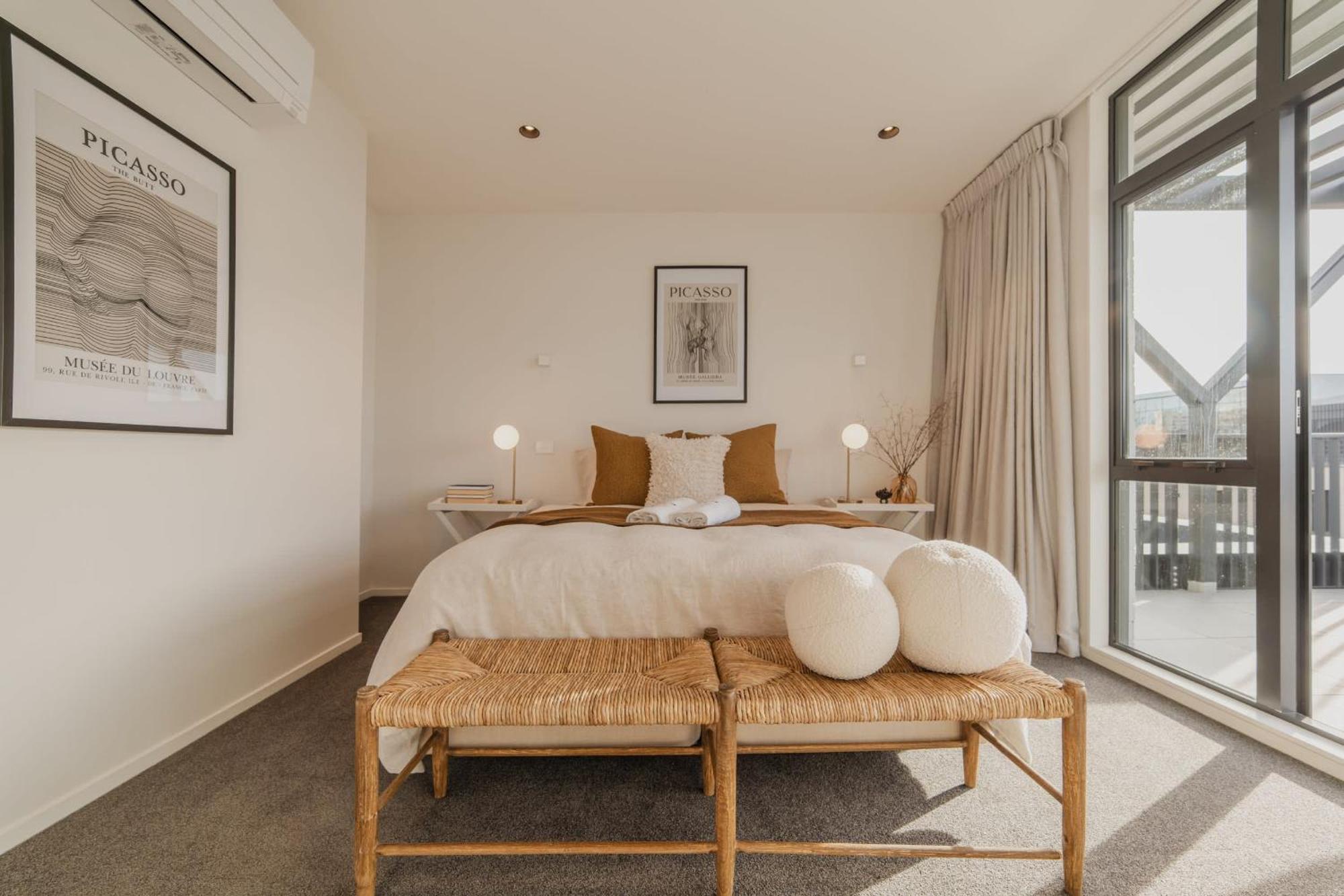 Chic And Contemporary Living At Cambridge Terrace Villa Christchurch Bagian luar foto